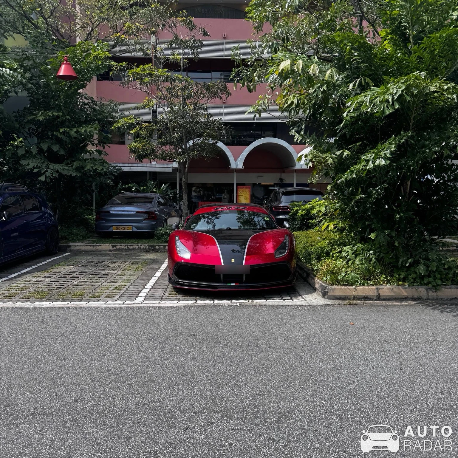 Ferrari 488 GTB spotted in Singapore, 싱가포르
