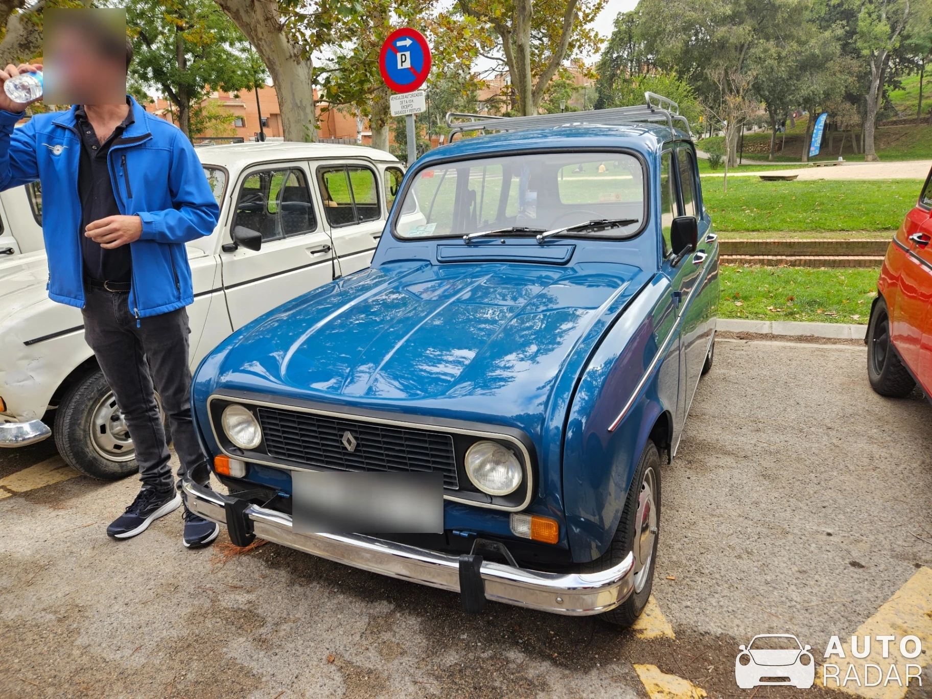 Renault 4L spotted in Zaragoza, Spain