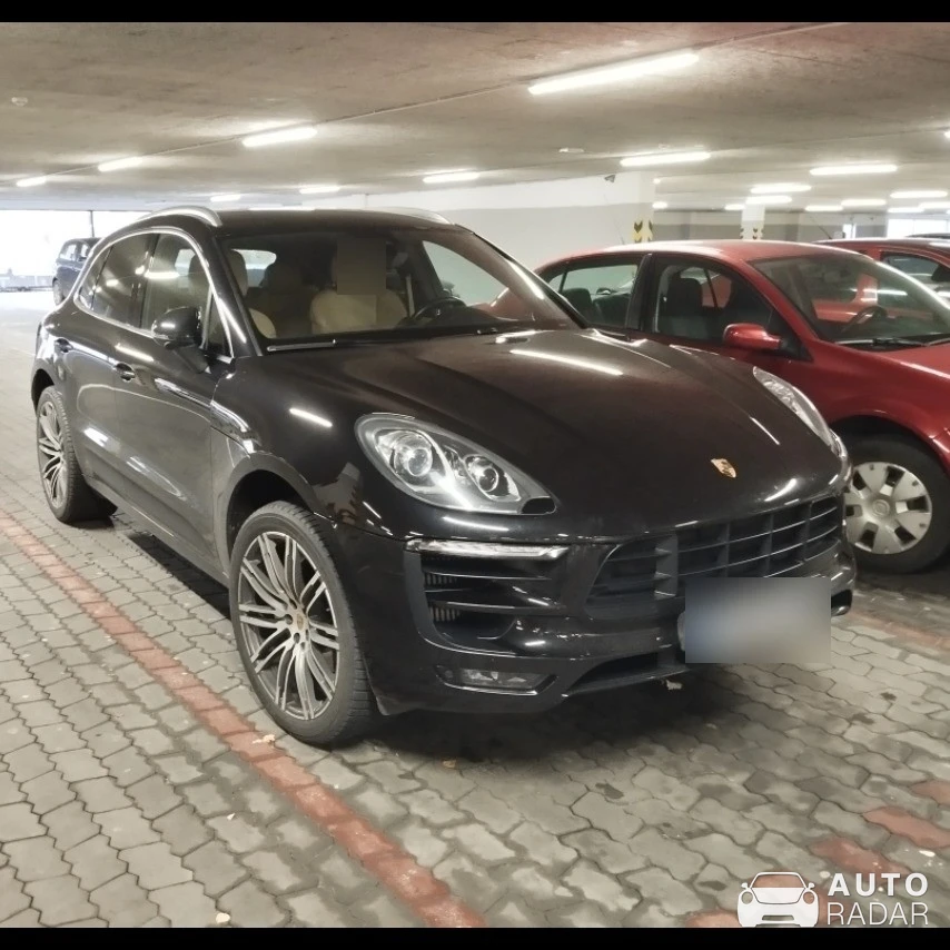 Porsche Macan spotted in Zlín, Czechia