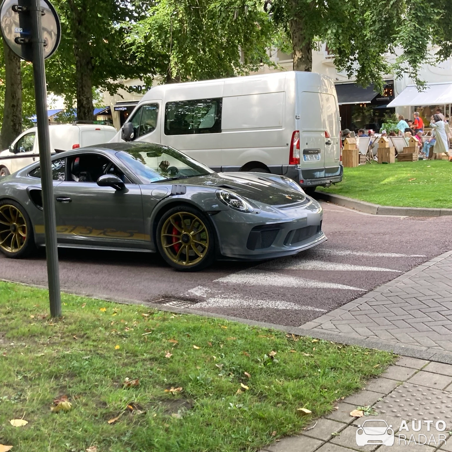 Porsche 991 GT2 RS spotted in Lille, France