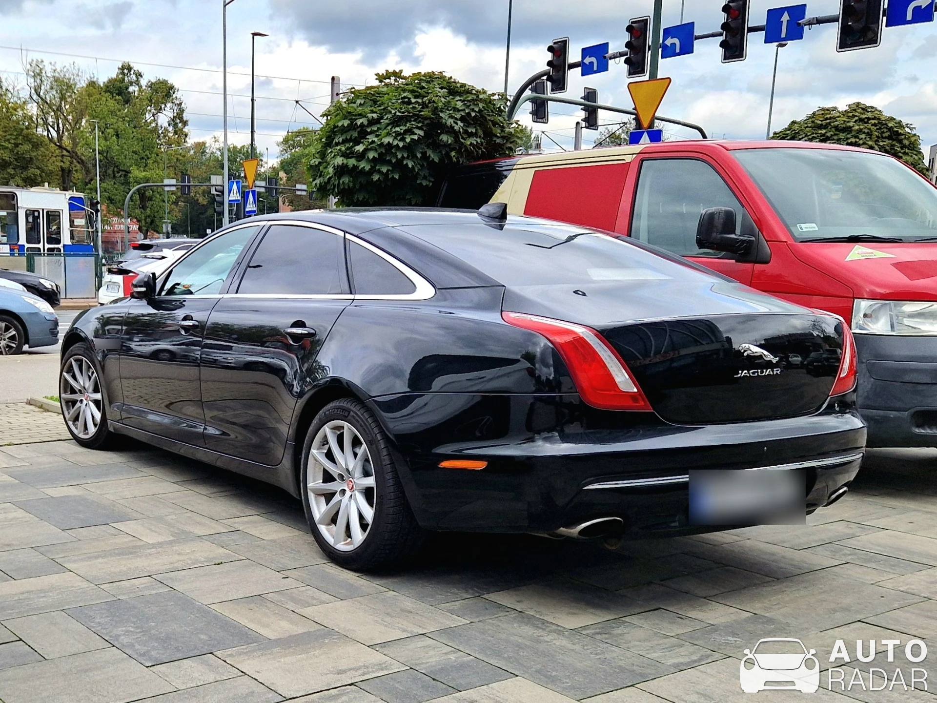 Jaguar XF LWB spotted in Kraków