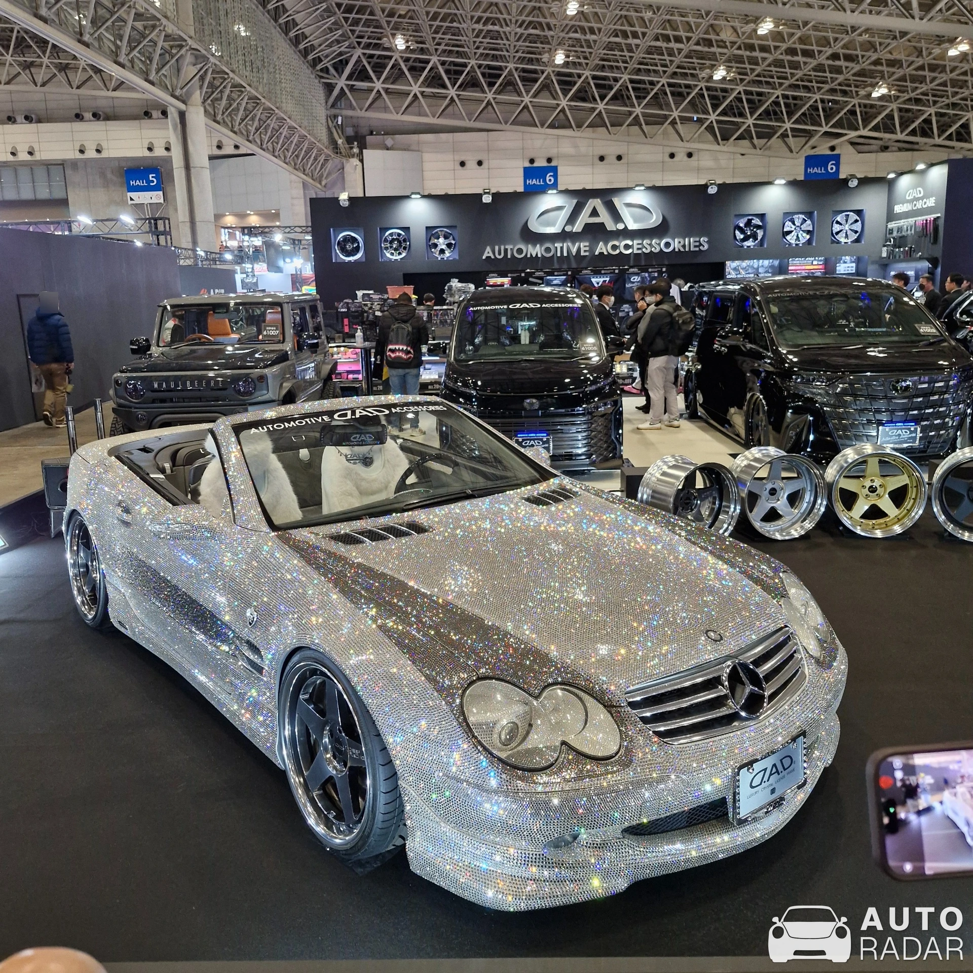 Mercedes-Benz SL 600 R230 spotted in Katsushika City, Japan