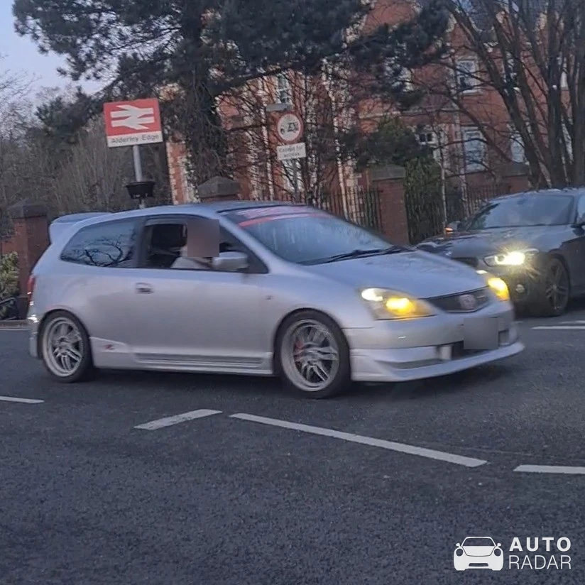 Honda Civic Type-R 2003 spotted in Alderley Edge, United Kingdom