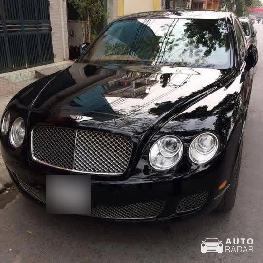 Bentley Continental Flying Spur spotted in Hải Dương
