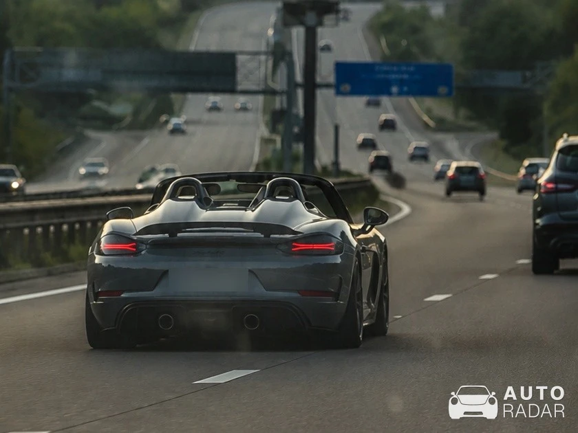 Porsche 718 Spyder RS spotted in Fontainebleau