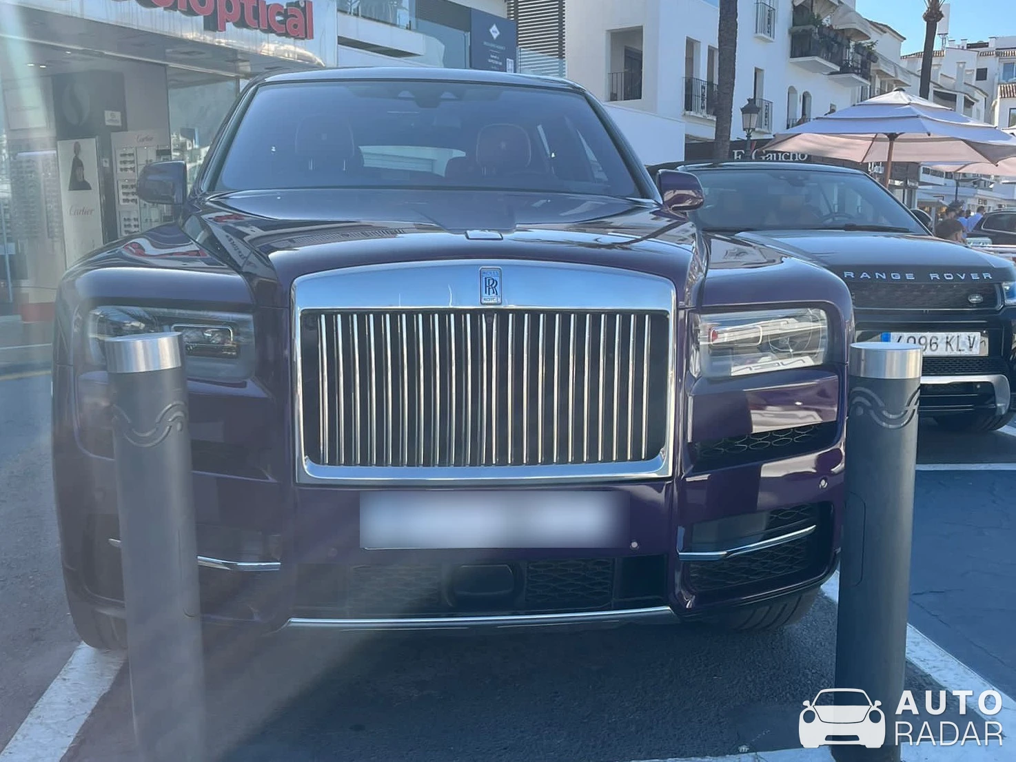 Rolls-Royce Cullinan spotted in Marbella, Spanje