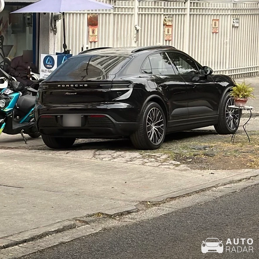 Porsche Macan EV spotted in Ciudad de México, Mexico