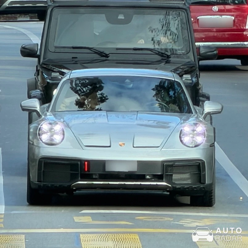 Porsche 992 Dakar spotted in Genève, Suisse