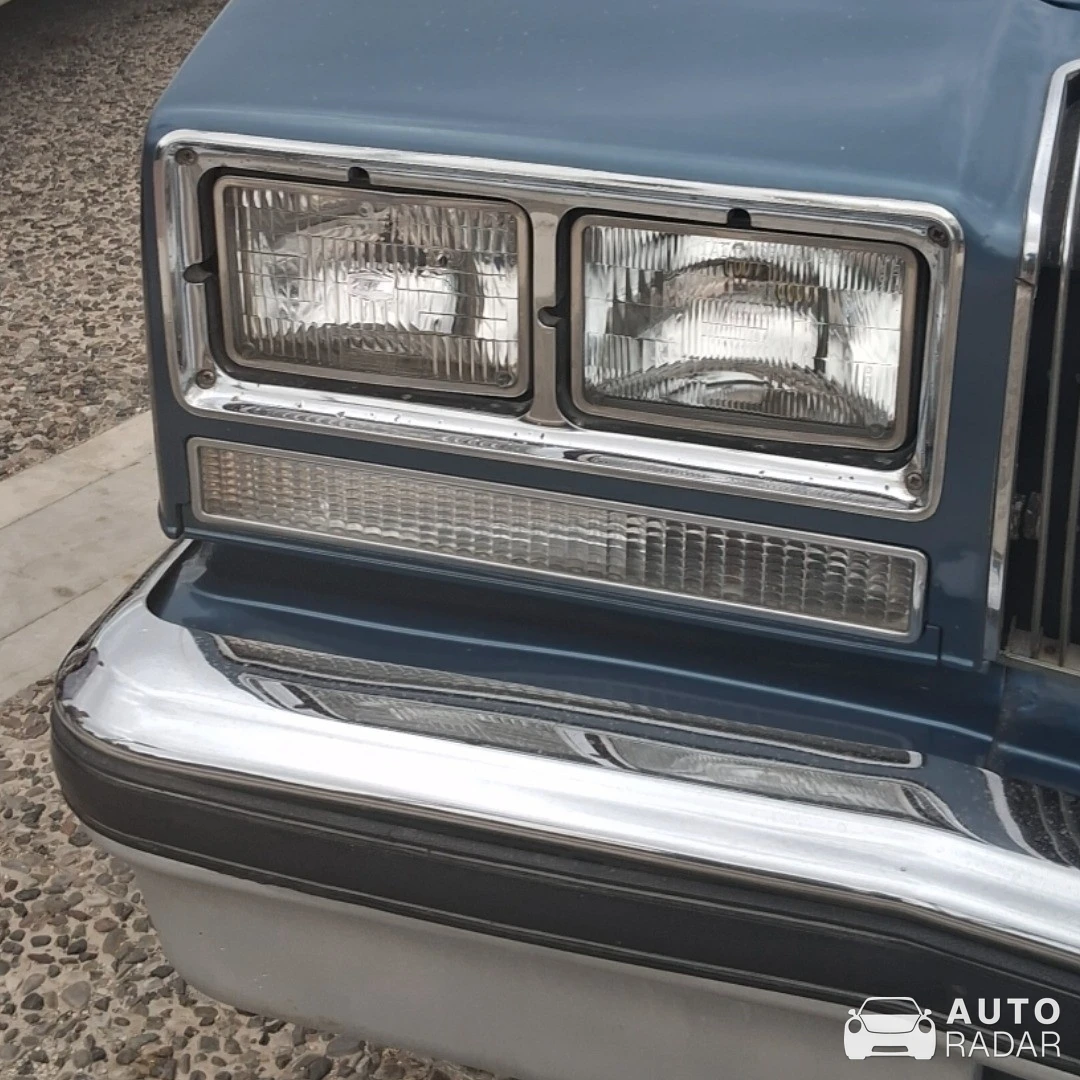 Oldsmobile Cutlass Salon spotted in Άλιμος