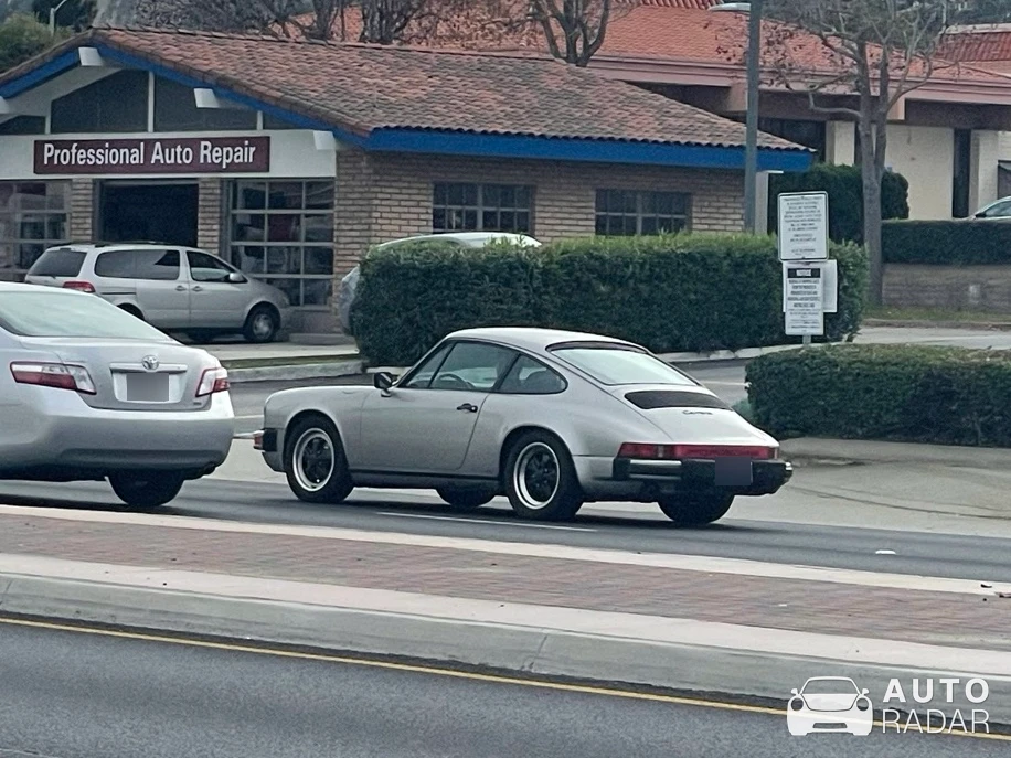 Porsche 911 Carrera 3.0 spotted in Torrance, United States
