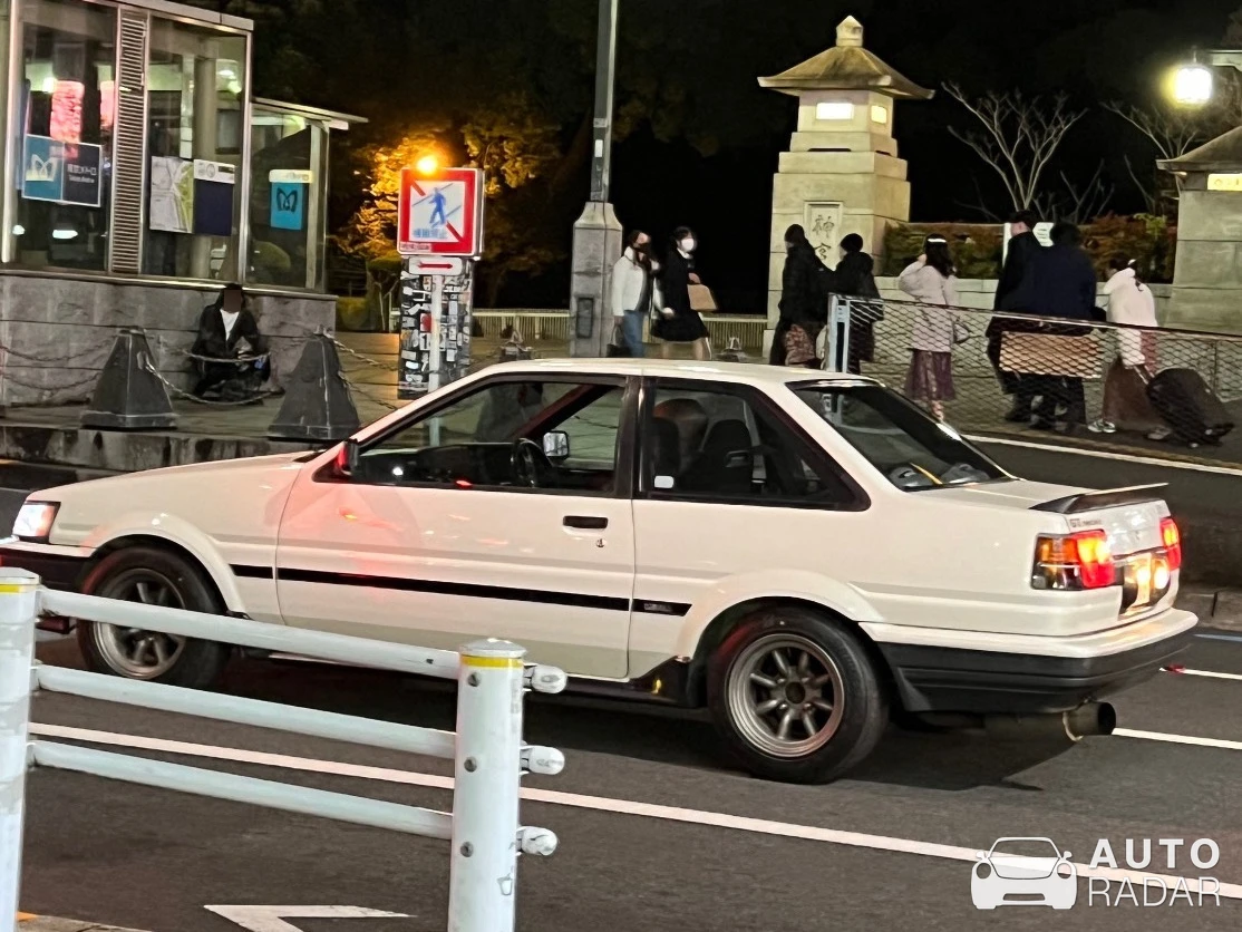 Toyota Corolla Levin GT-Apex AE86 spotted in Shibuya