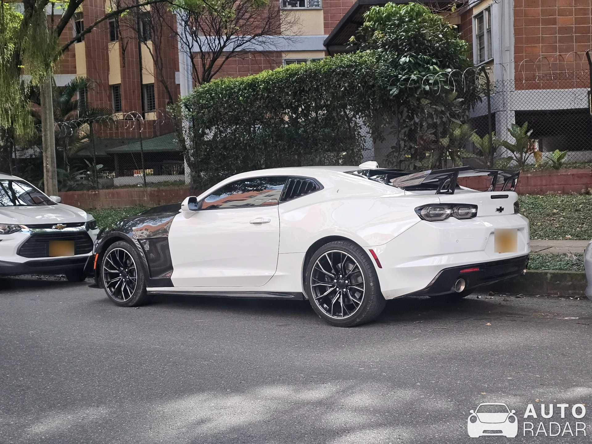Chevrolet Camaro ZL1 1LE spotted in Medellín
