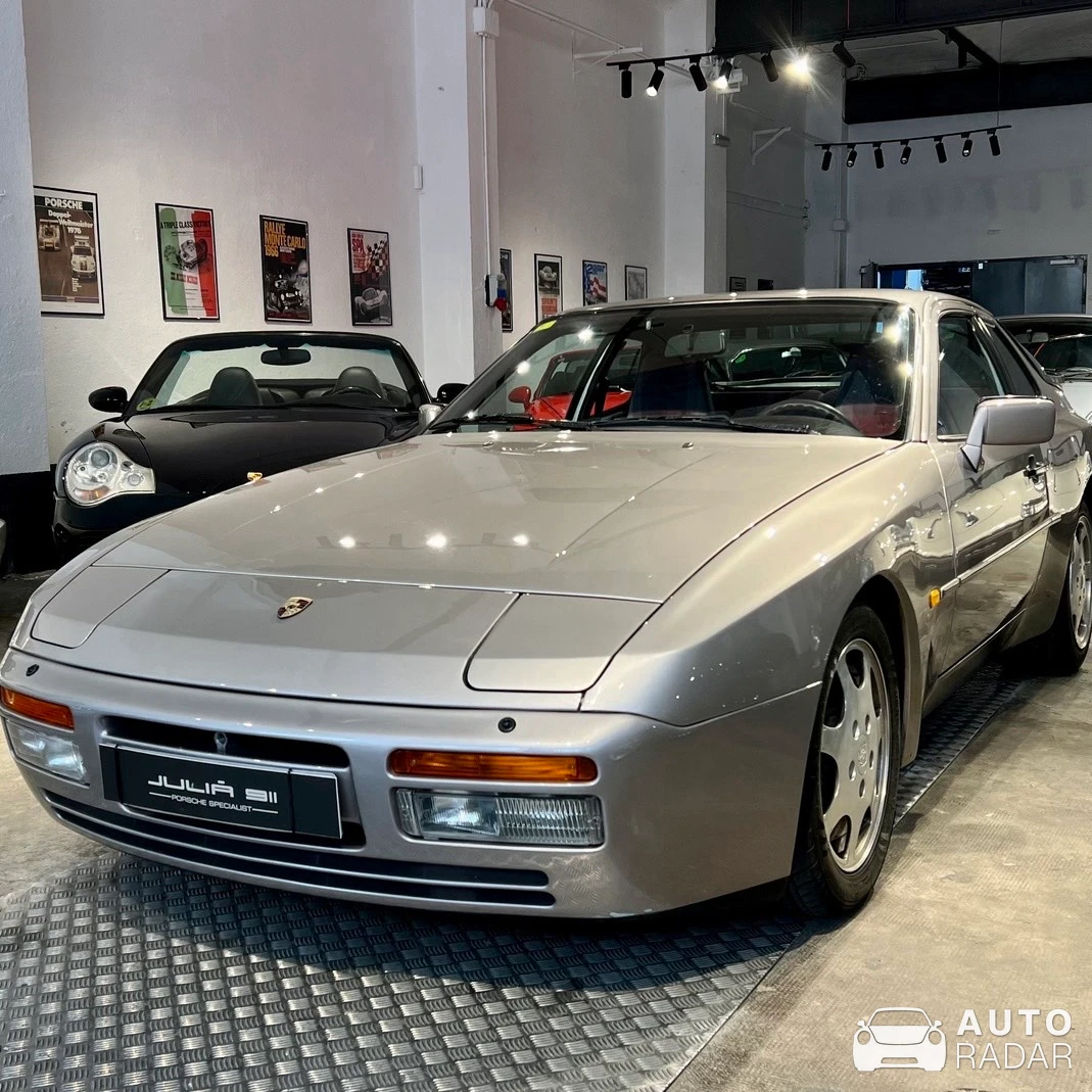 Porsche 944 Turbo Cup spotted in Montgat