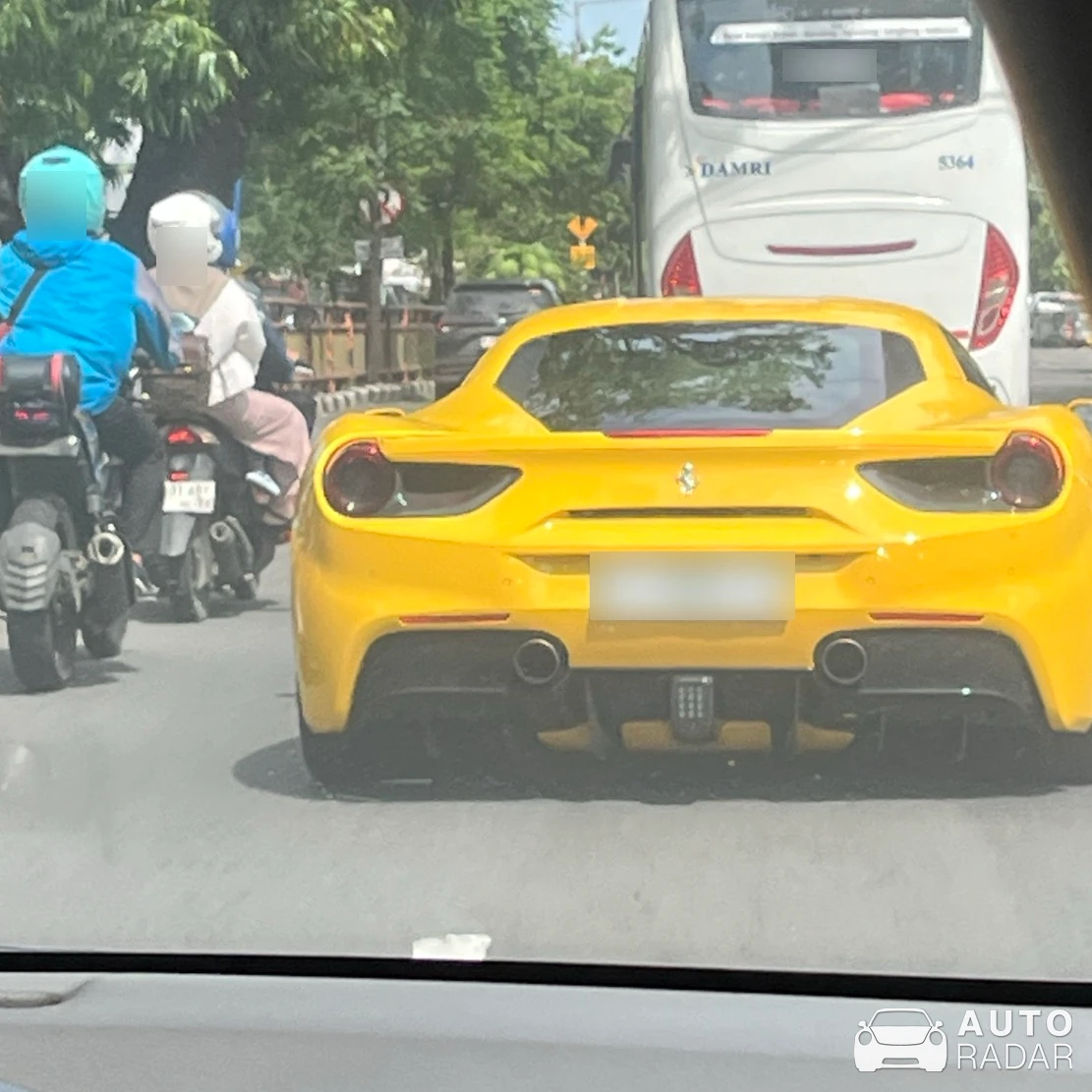 Ferrari 488 GTB spotted in Surabaya, Indonesia