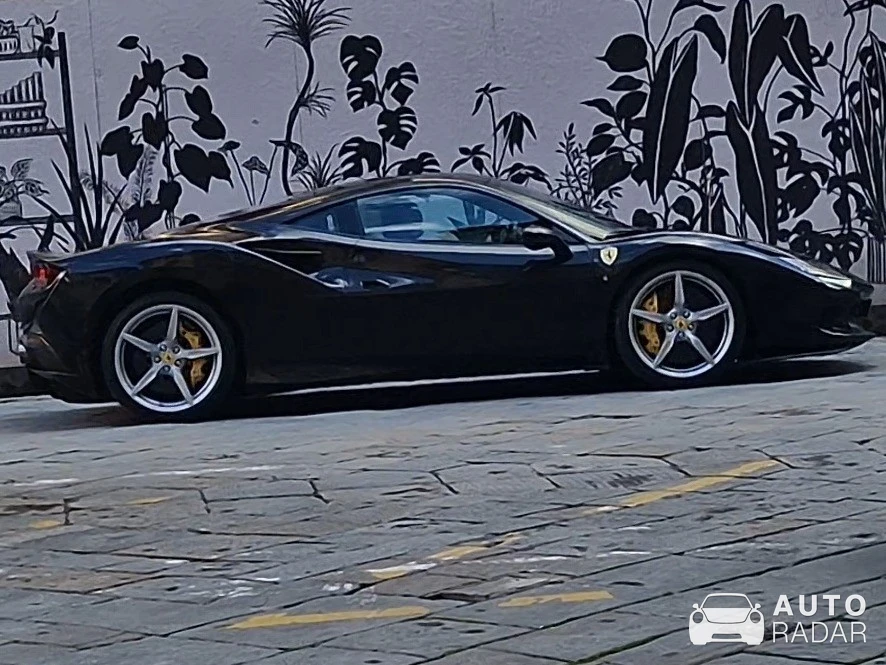 Ferrari F8 Tributo spotted in Firenze, Italy