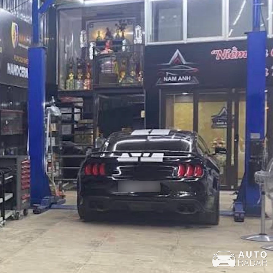 Ford Mustang spotted in Tây Hồ, Việt Nam