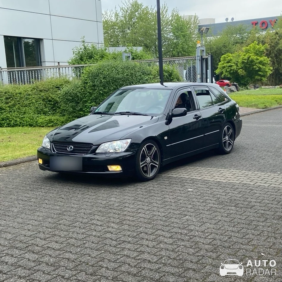 Lexus IS 200 Sportcross spotted in Köln