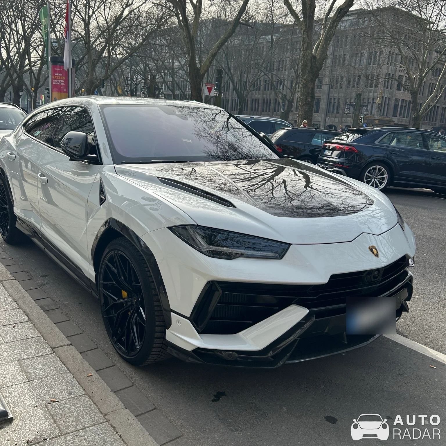 Lamborghini Urus Performante Urban spotted in Düsseldorf, Germania