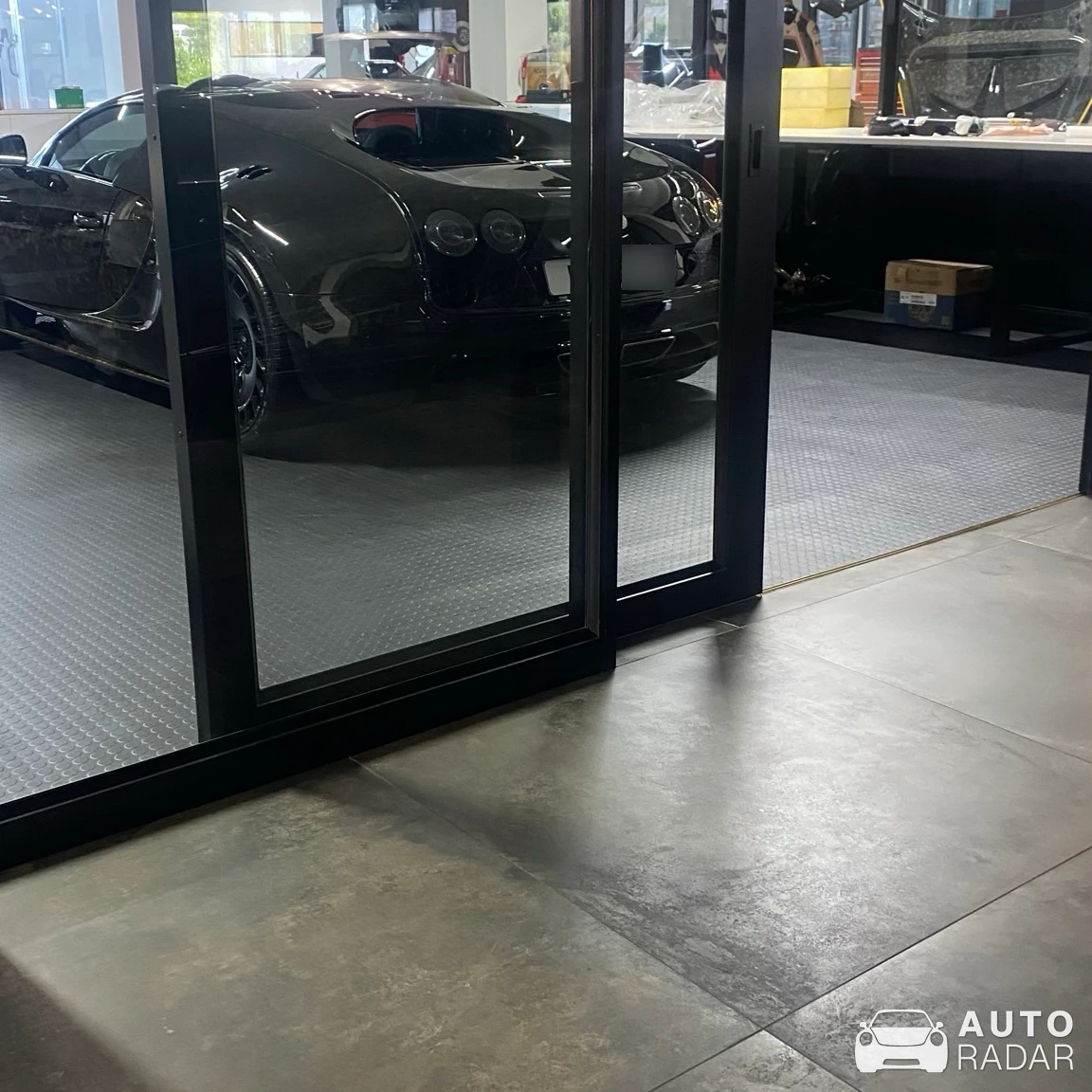 Bugatti Veyron 16.4 Super Sport spotted in Johannesburg