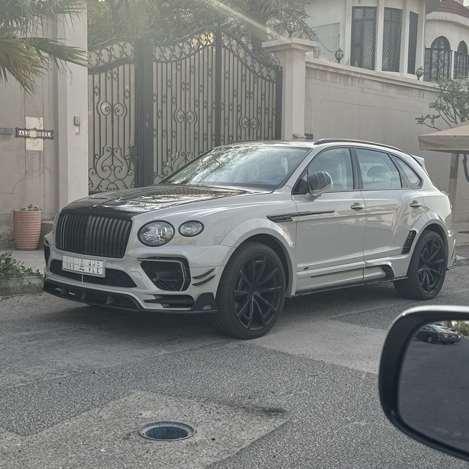 Bentley Mansory Bentayga Azure EWB