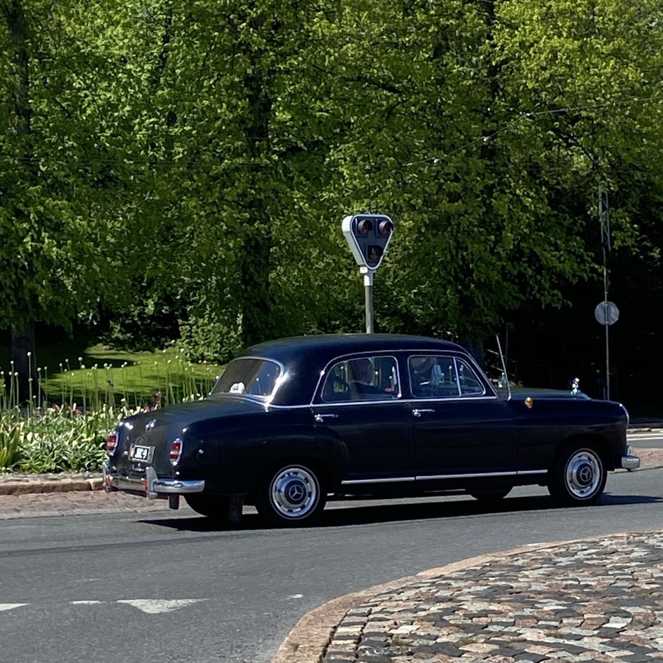 Mercedes-Benz W180 220S