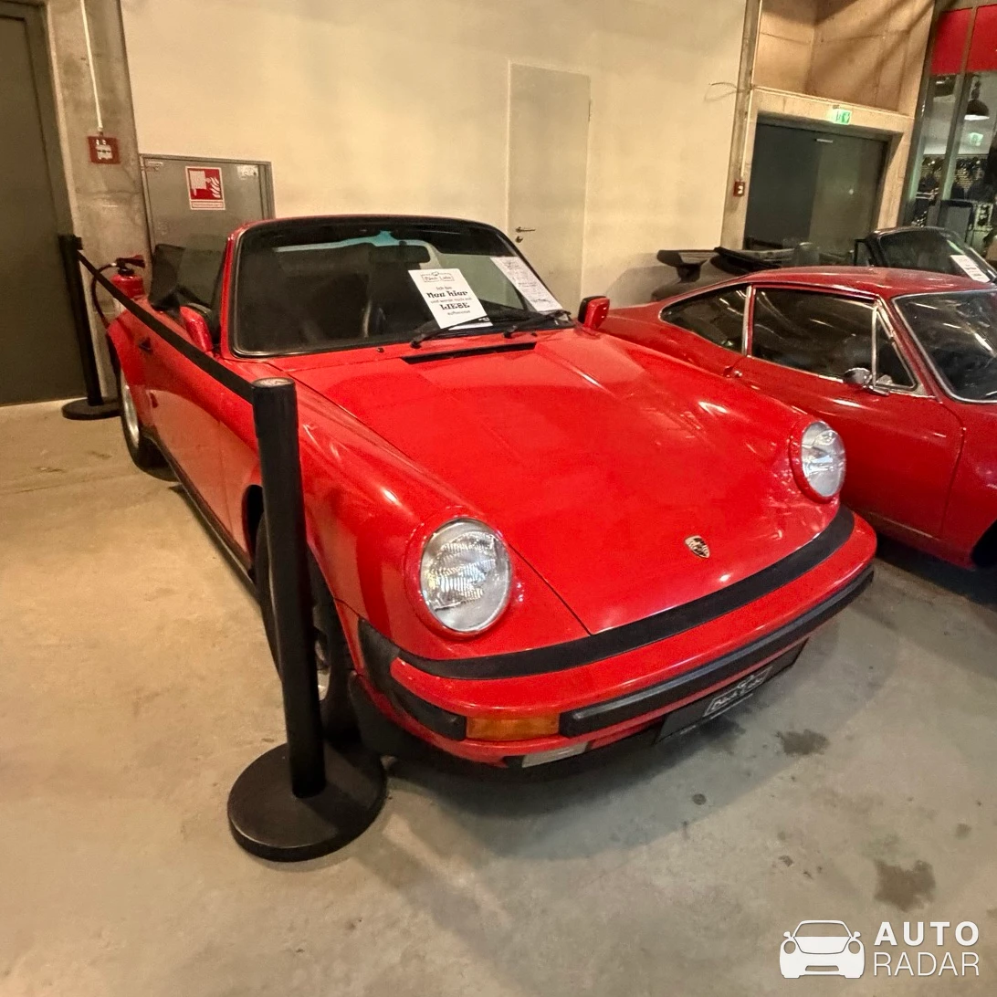 Porsche 911 Carrera 3.2 Cabriolet spotted in München, Germany