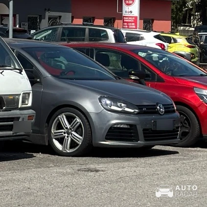 Volkswagen Golf R MkVI spotted in Lurate Caccivio