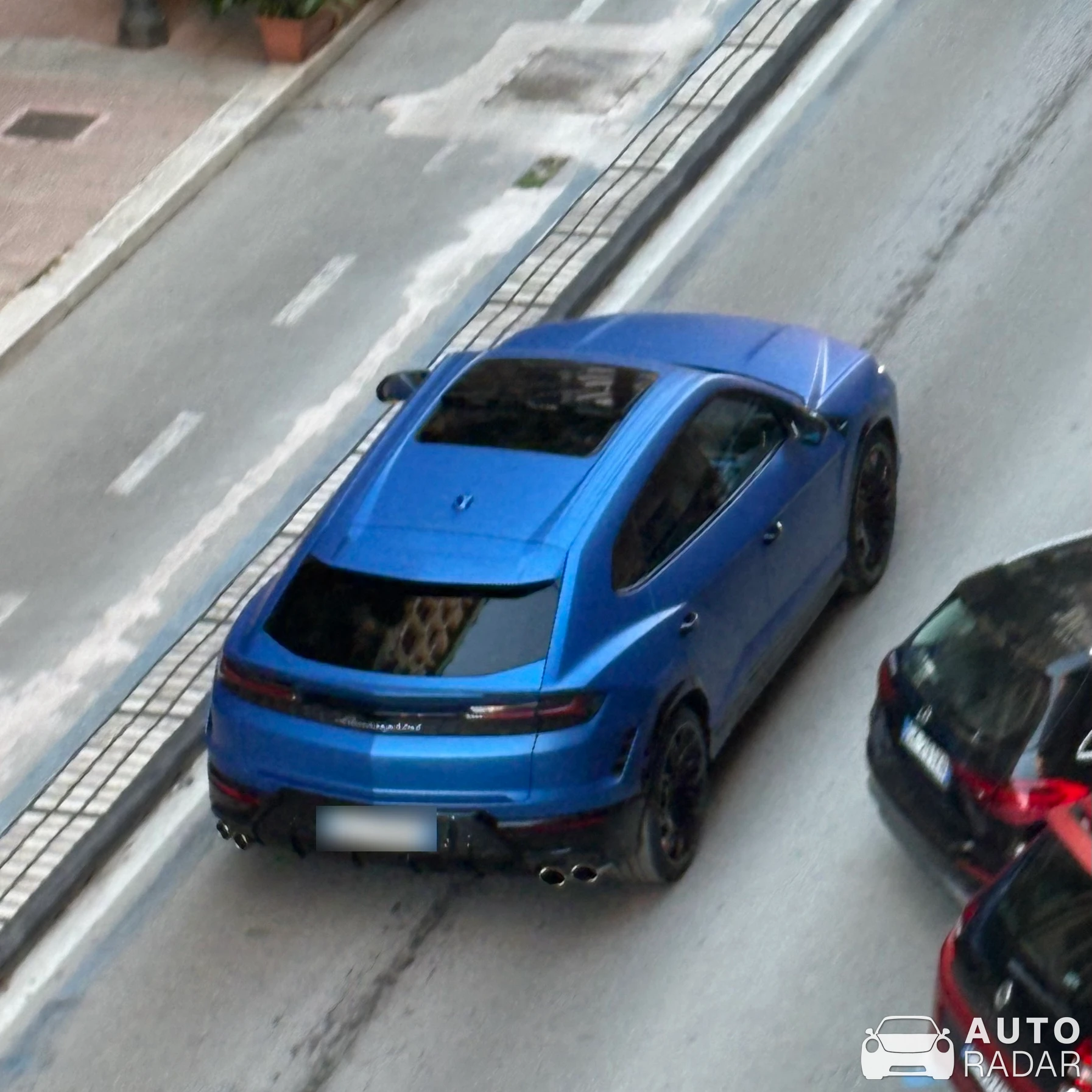 Lamborghini Urus SE spotted in Taranto