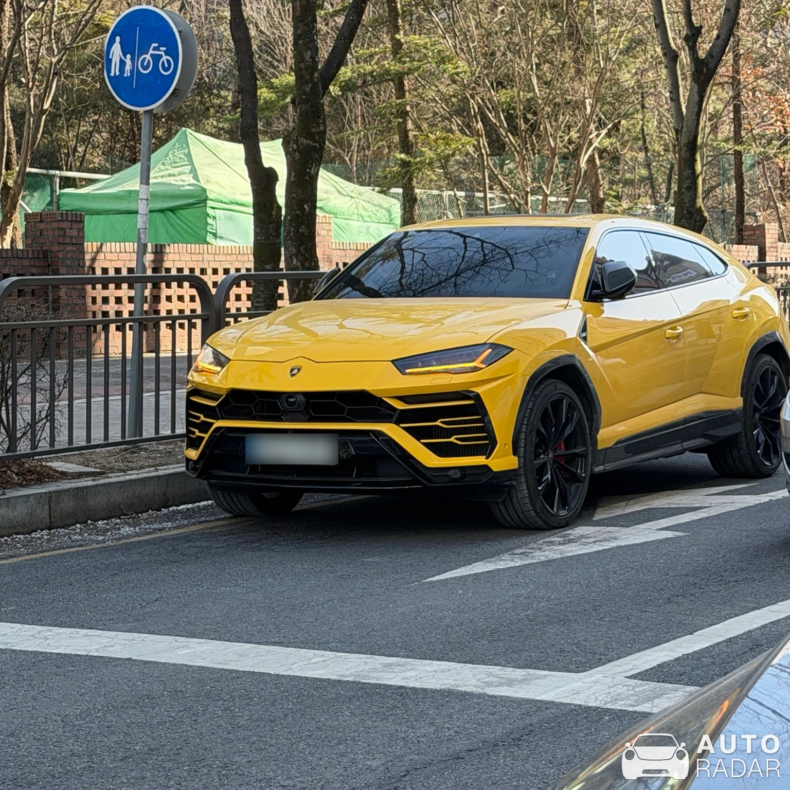 Lamborghini Urus spotted in 성남시, 대한민국