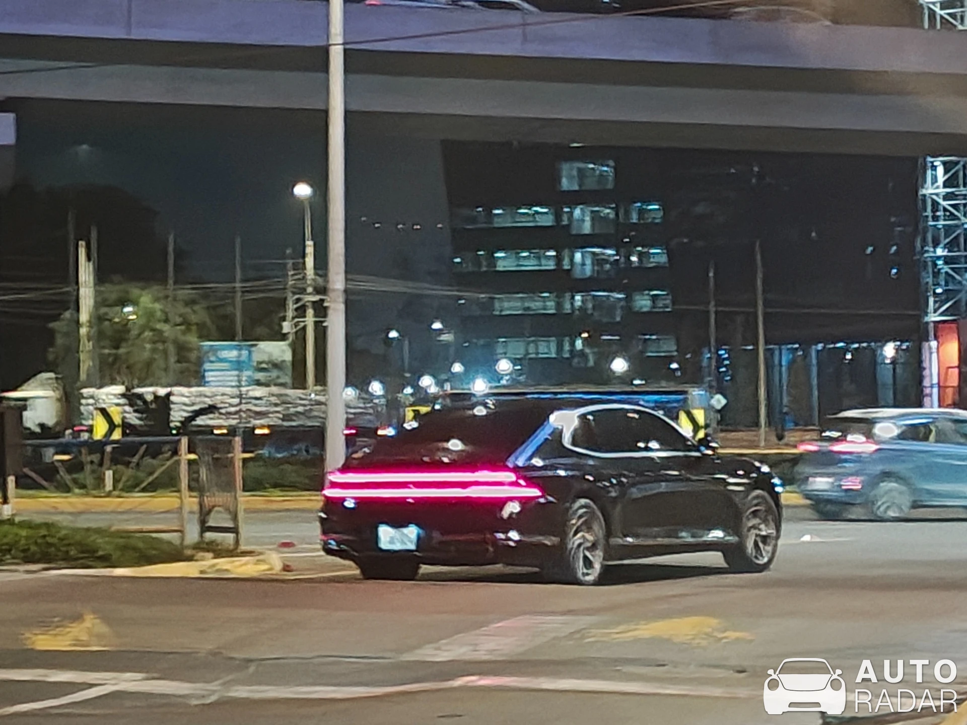 Genesis G90 spotted in Lima