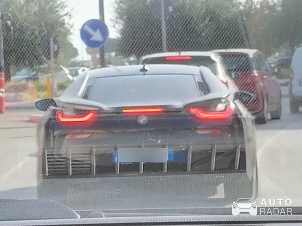 BMW i8 spotted in Bari, Italy