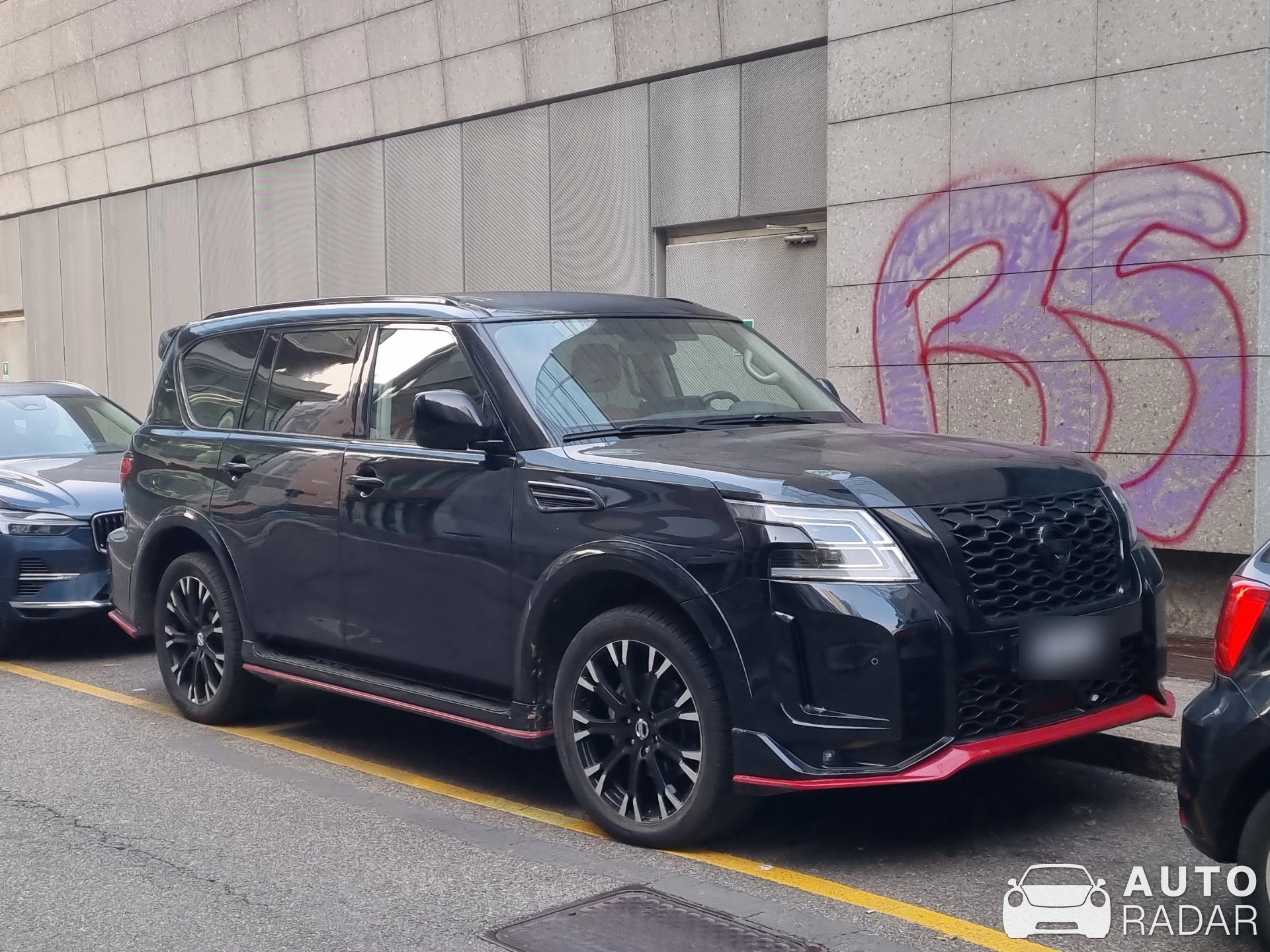 Nissan Patrol Nismo spotted in Milano, Italia