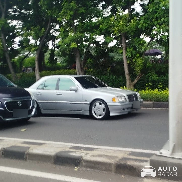 Mercedes-Benz C 36 AMG W202 spotted in Jakarta