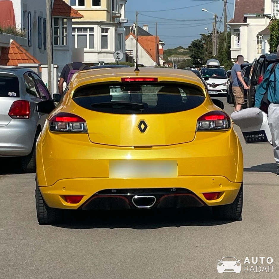 Renault Mégane III RS spotted in Saint-Martin-Boulogne