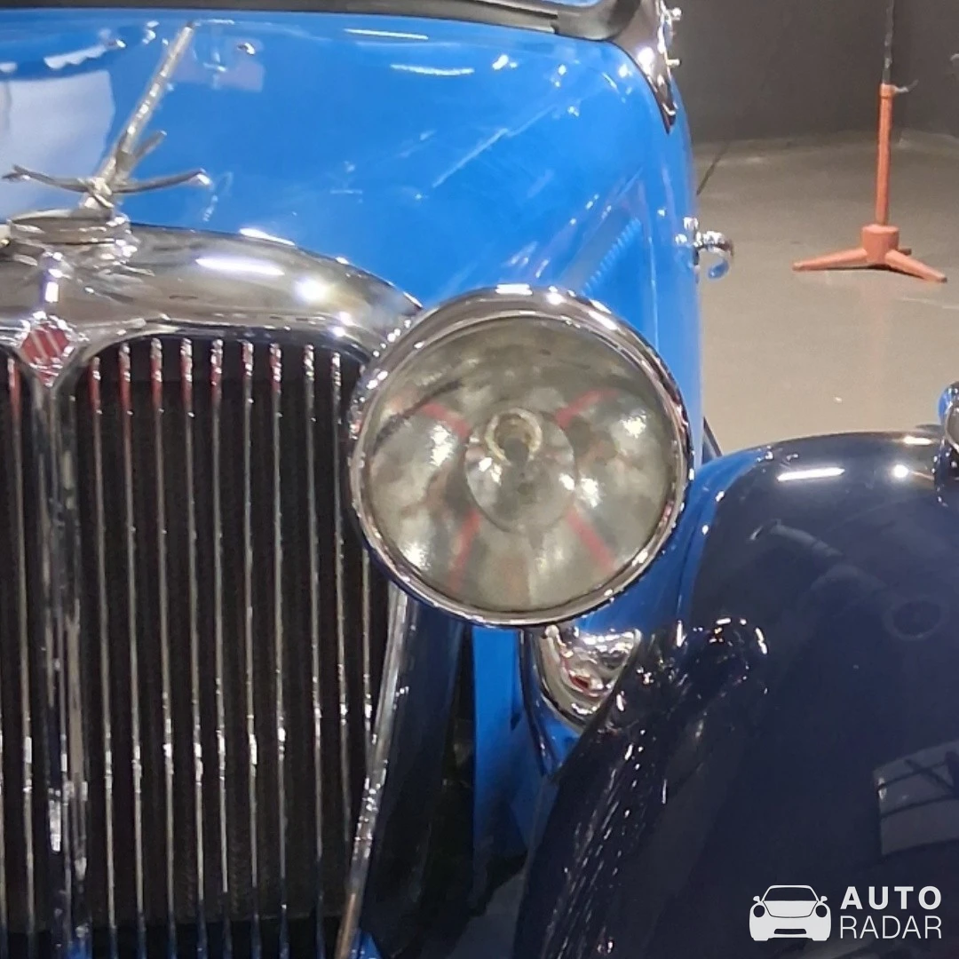 Jaguar SS2 spotted in Budapest