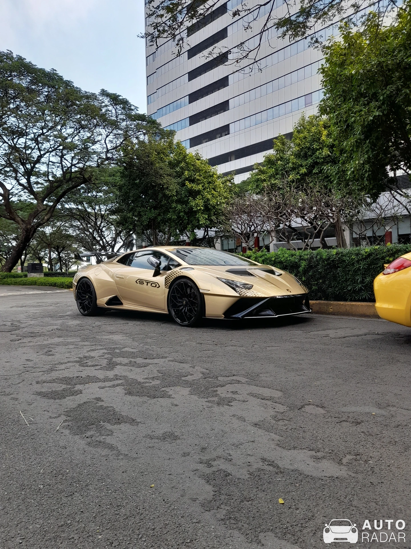 Lamborghini Huracán LP640-2 STO spotted in Muntinlupa, Philippines