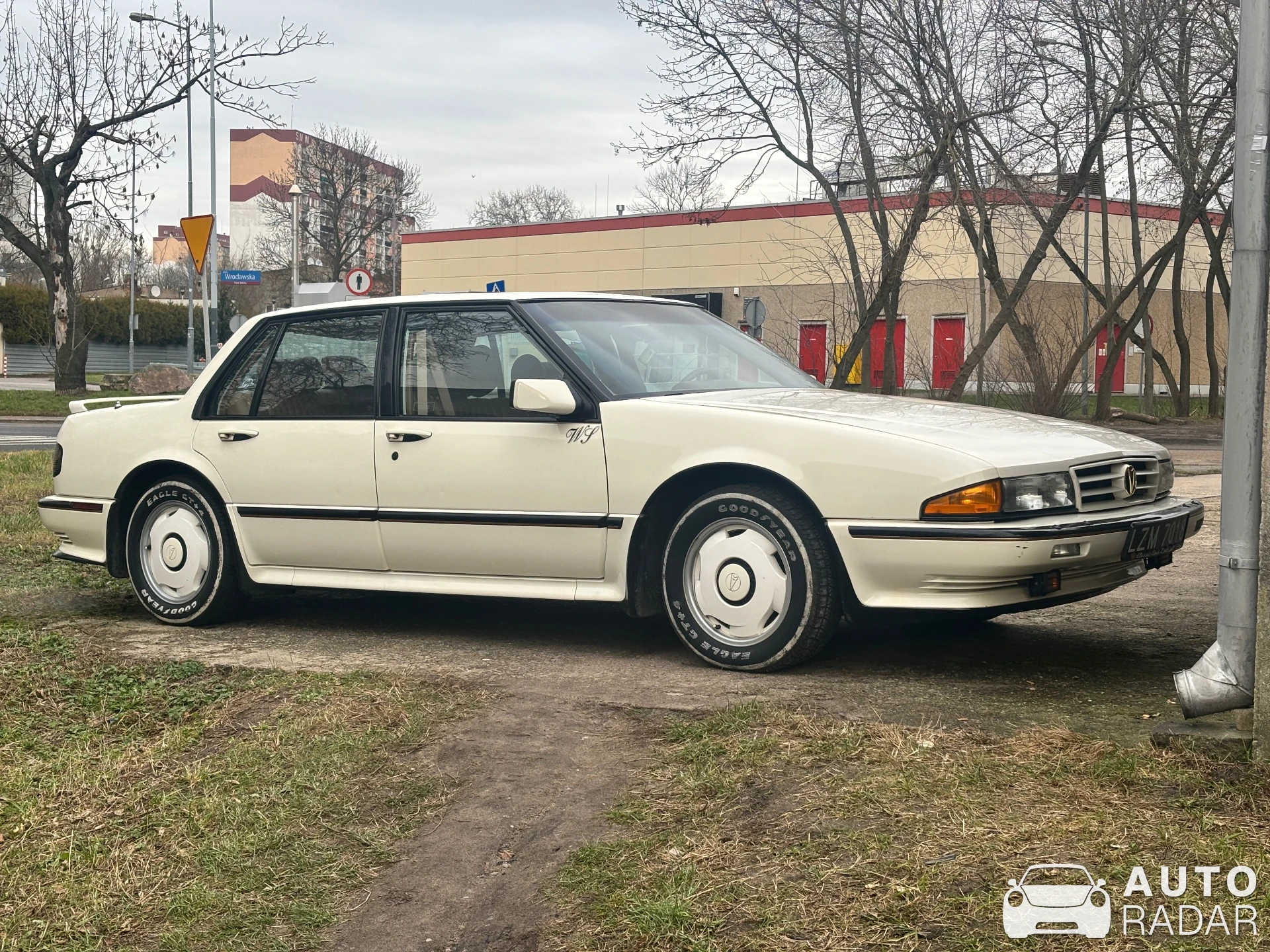 Pontiac Bonneville spotted in Łódź, Poland