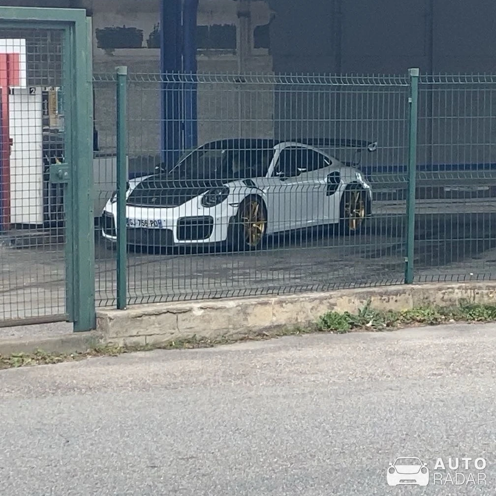 Porsche 991 GT2 RS spotted in Carcassonne