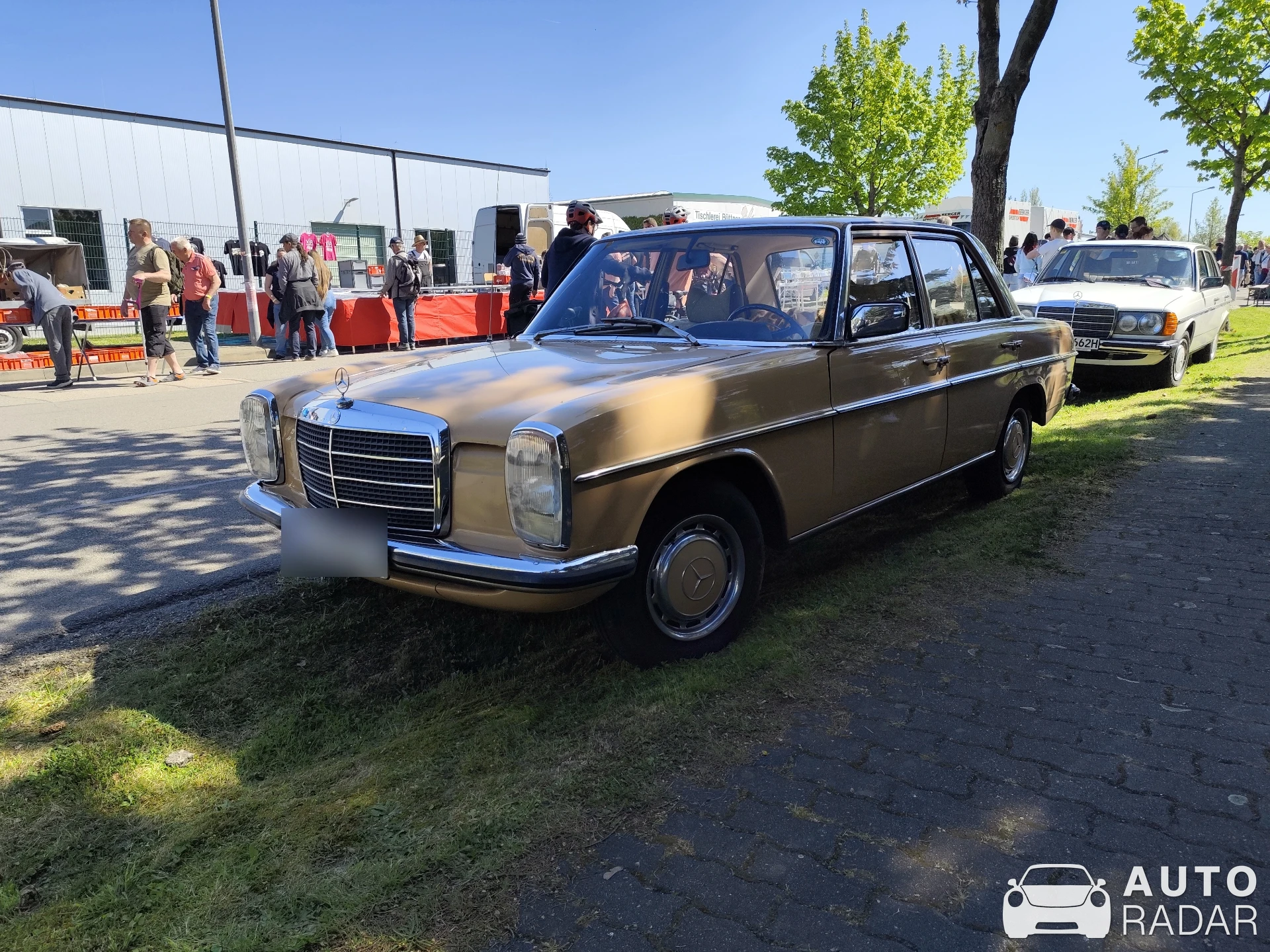 Mercedes-Benz 200D W113 spotted in Hartmannsdorf