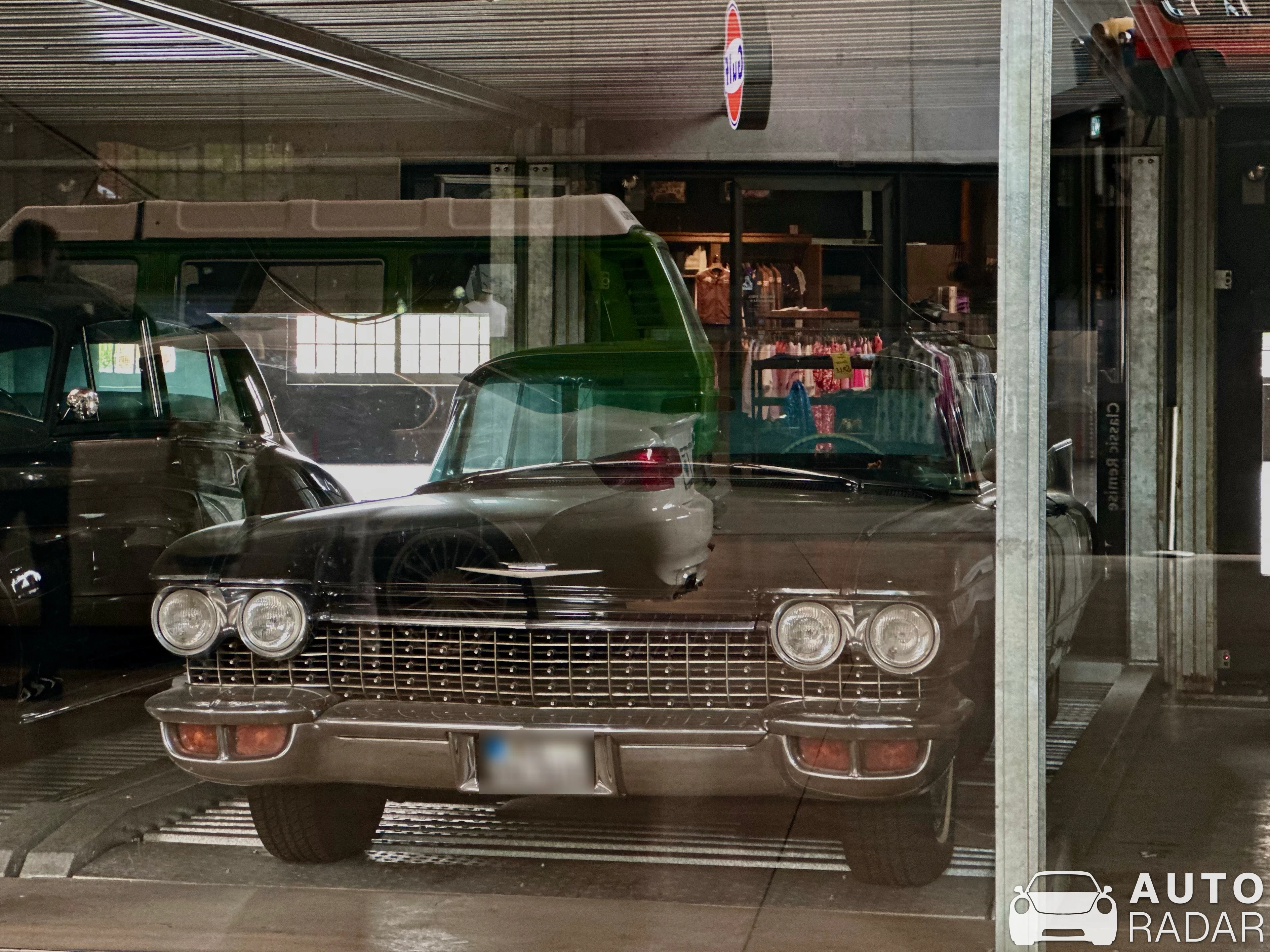 Cadillac Series 62 Convertible spotted in Düsseldorf