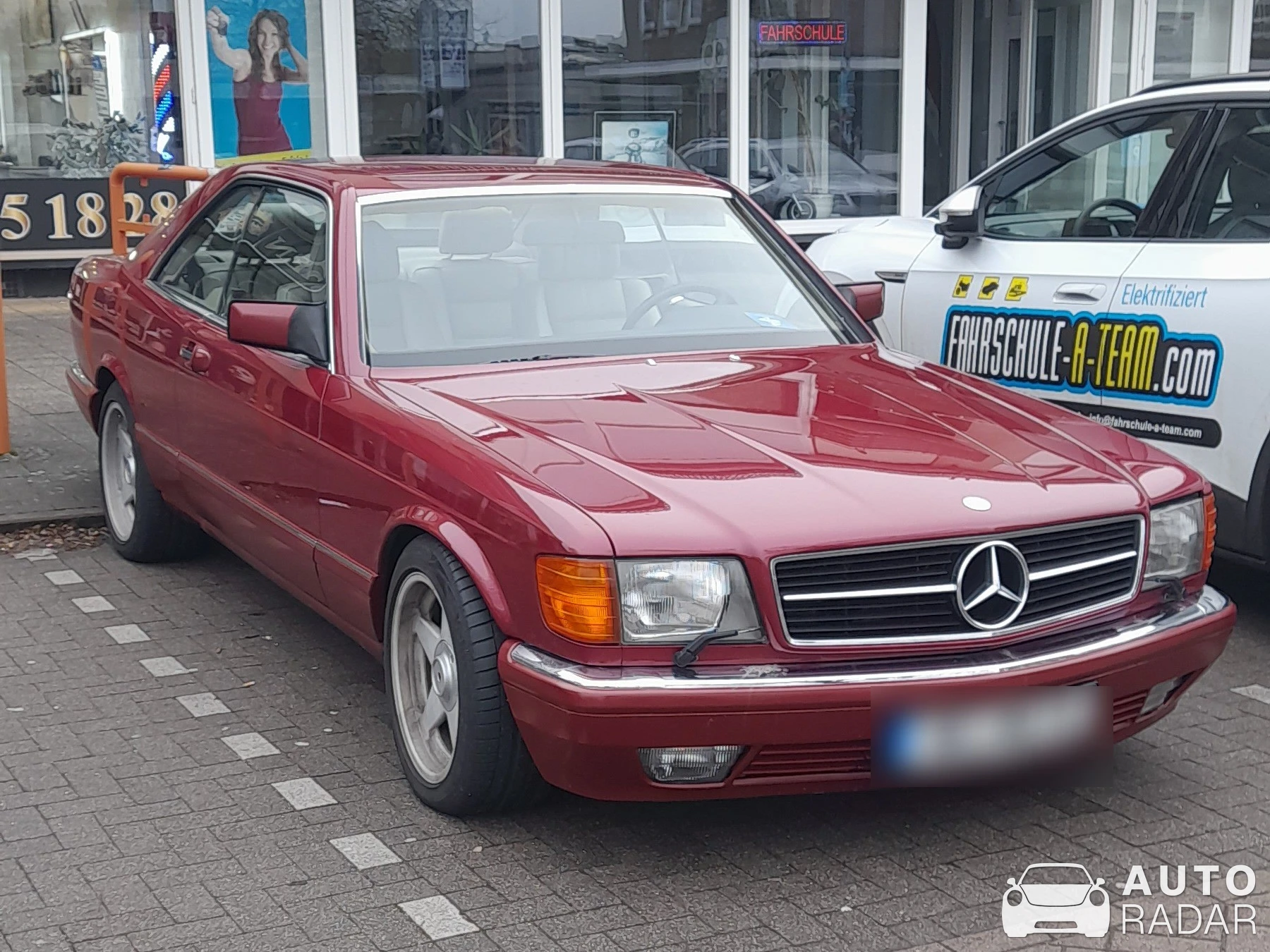 Mercedes-Benz 560 SEC spotted in Norderstedt, Deutschland