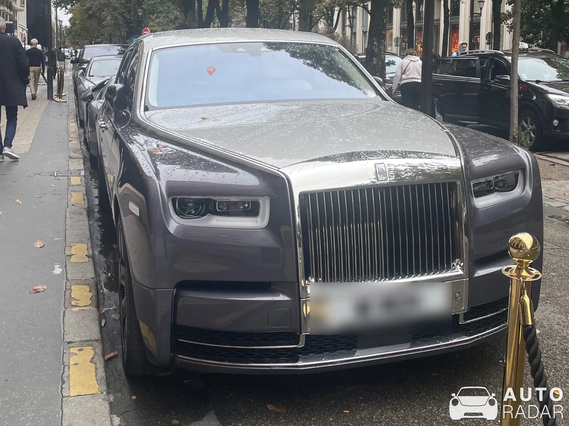 Rolls-Royce Phantom VIII spotted in Paris, France