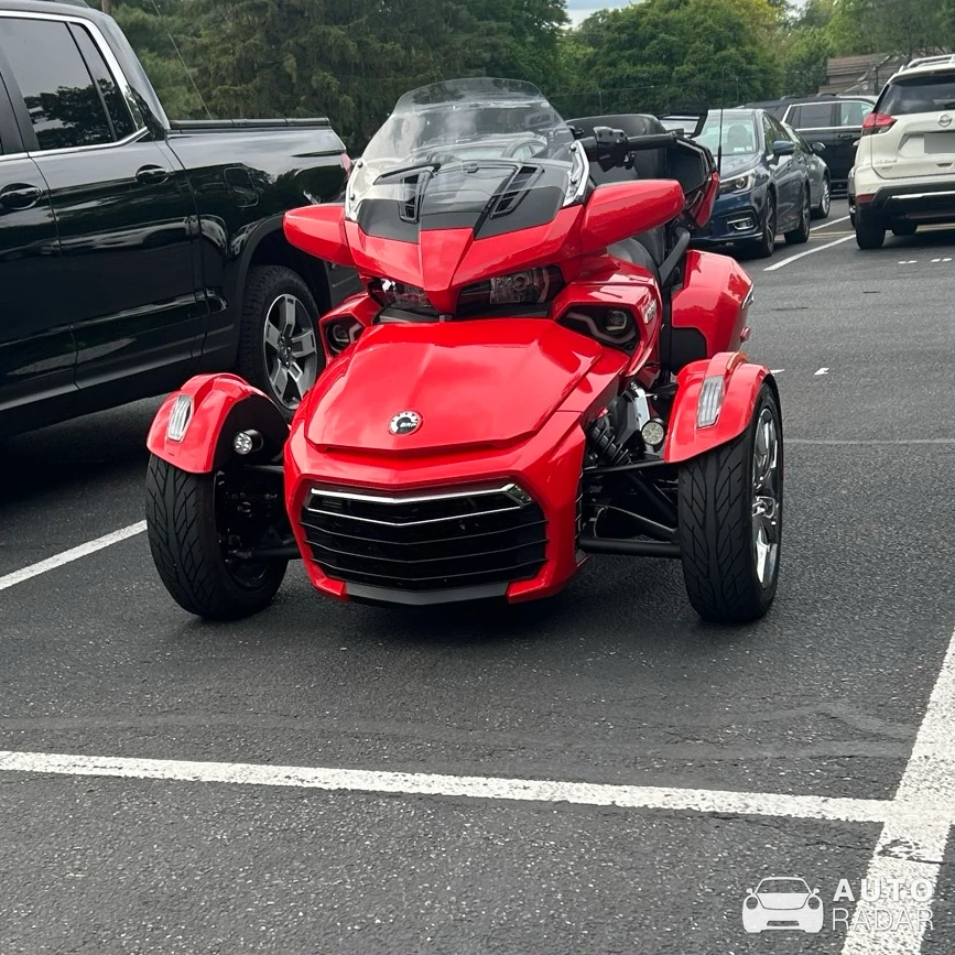Can-Am Spyder F3 spotted in Bardonia
