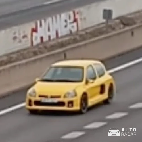 Renault Clio V6 spotted in Madrid