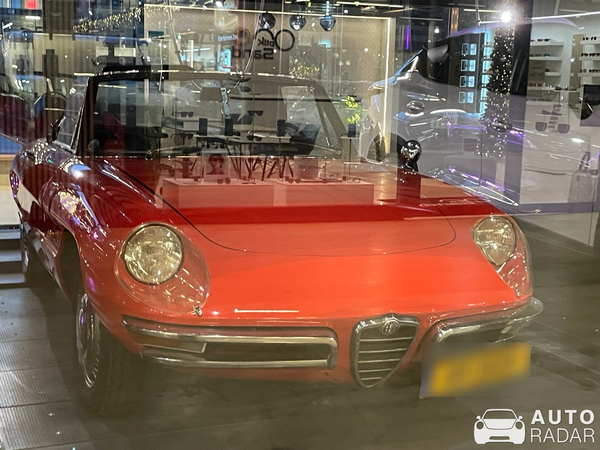Alfa Romeo Spider Series 2 Duetto spotted in Toul
