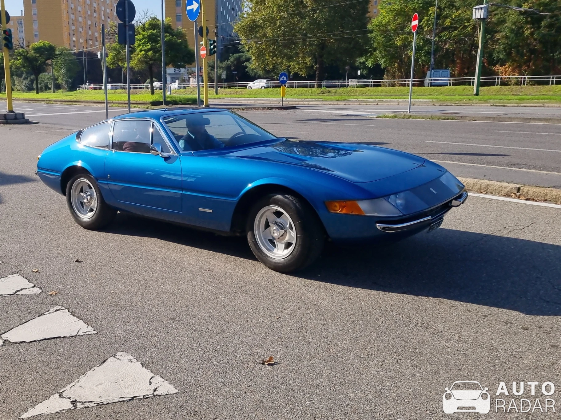 Ferrari 365 GTB/4 Daytona spotted in Città metropolitana di Milano, Italia