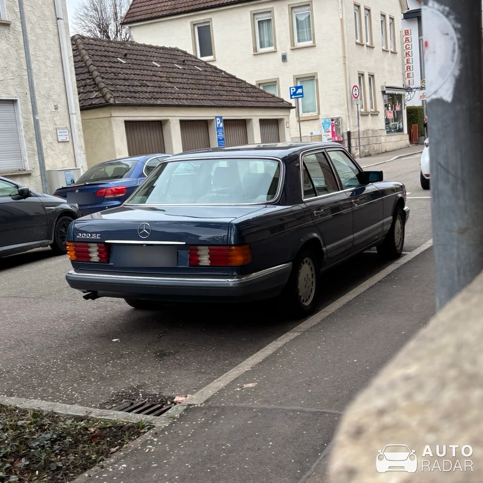 Mercedes-Benz 300SE W126 spotted in Göppingen