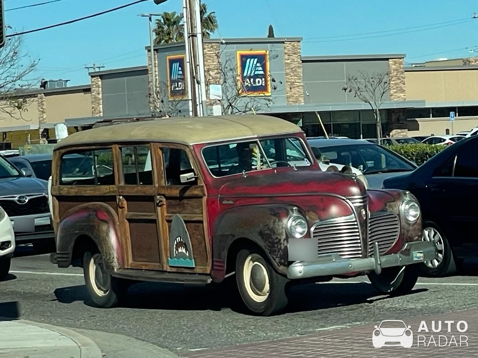 Plymouth De Luxe spotted in Westminster