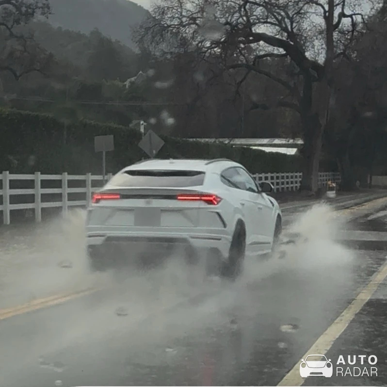 Lamborghini Urus spotted in Thousand Oaks, United States