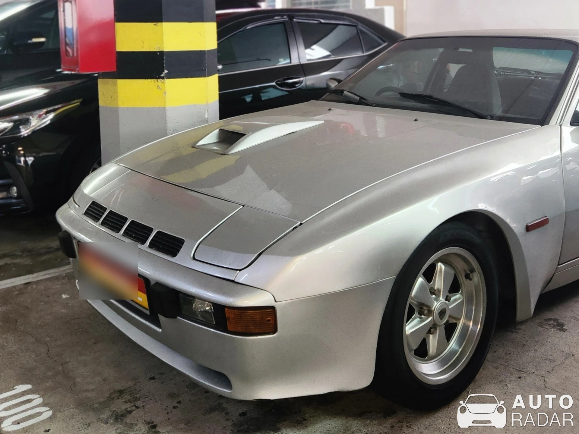 Porsche 944 spotted in Singapore, Singapore